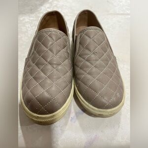 Steve Madden slip on’s